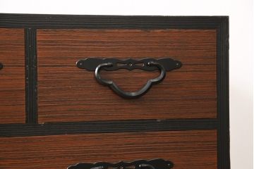 中古　美品　上手物!　国産民芸家具　総桐　厚手の桐材が贅沢に使われた和モダンな米沢箪笥(総桐箪笥、桐たんす、引き出し、チェスト、衣装箪笥)(R-057956)