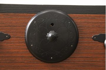 中古　美品　上手物!　国産民芸家具　総桐　厚手の桐材が贅沢に使われた和モダンな米沢箪笥(総桐箪笥、桐たんす、引き出し、チェスト、衣装箪笥)(R-057956)