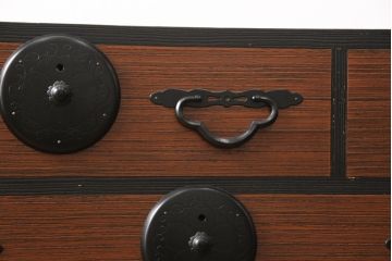 中古　美品　上手物!　国産民芸家具　総桐　厚手の桐材が贅沢に使われた和モダンな米沢箪笥(総桐箪笥、桐たんす、引き出し、チェスト、衣装箪笥)(R-057956)