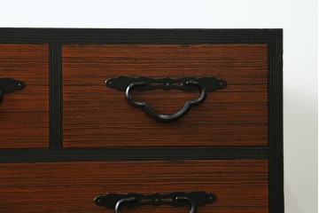 中古　美品　上手物!　国産民芸家具　総桐　厚手の桐材が贅沢に使われた和モダンな米沢箪笥　(R-057956)