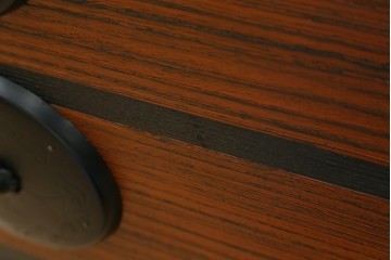 中古　美品　上手物!　国産民芸家具　総桐　厚手の桐材が贅沢に使われた和モダンな米沢箪笥　(R-057956)