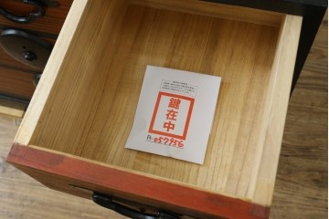 中古　美品　上手物!　国産民芸家具　総桐　厚手の桐材が贅沢に使われた和モダンな米沢箪笥　(R-057956)