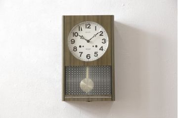 昭和レトロ　SEIKO(セイコー)　リメイク(ムーブメント新品・電池式)　どこか懐かしさが漂う掛け時計(柱時計、古時計)(R-057959)