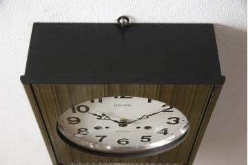 昭和レトロ　SEIKO(セイコー)　リメイク(ムーブメント新品・電池式)　どこか懐かしさが漂う掛け時計(柱時計、古時計)(R-057959)