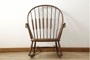 和製ビンテージ　美品　秋田木工　合皮　丸みのある背もたれがかわいらしいロッキングチェア(アームチェア、椅子、イス、ヴィンテージ)(R-057962)