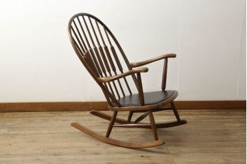 和製ビンテージ　美品　秋田木工　合皮　丸みのある背もたれがかわいらしいロッキングチェア(アームチェア、椅子、イス、ヴィンテージ)(R-057962)