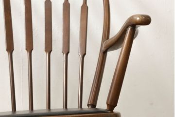 和製ビンテージ　美品　秋田木工　合皮　丸みのある背もたれがかわいらしいロッキングチェア(アームチェア、椅子、イス、ヴィンテージ)(R-057962)
