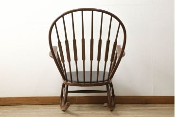 和製ビンテージ　美品　秋田木工　合皮　丸みのある背もたれがかわいらしいロッキングチェア(アームチェア、椅子、イス、ヴィンテージ)(R-057962)