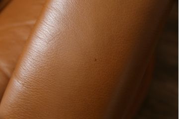 中古　美品　牛本革　ノルウェー　Hjellegjerde(イエリアーダ社)　ノーザンコンフォート　優雅なくつろぎの時間におすすめのリクライニングチェア&オットマン(定価約30万円)(椅子、アームチェア、フットスツール)(エコーネス、EKORNES、ストレスレスチェア)(R-057963)