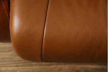 中古　美品　牛本革　ノルウェー　Hjellegjerde(イエリアーダ社)　ノーザンコンフォート　優雅なくつろぎの時間におすすめのリクライニングチェア&オットマン(定価約30万円)(椅子、アームチェア、フットスツール)(エコーネス、EKORNES、ストレスレスチェア)(R-057963)