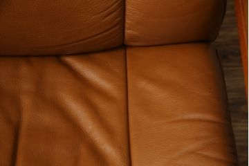 中古　美品　牛本革　ノルウェー　Hjellegjerde(イエリアーダ社)　ノーザンコンフォート　優雅なくつろぎの時間におすすめのリクライニングチェア&オットマン(定価約30万円)(椅子、アームチェア、フットスツール)(エコーネス、EKORNES、ストレスレスチェア)(R-057963)