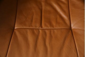中古　美品　牛本革　ノルウェー　Hjellegjerde(イエリアーダ社)　ノーザンコンフォート　優雅なくつろぎの時間におすすめのリクライニングチェア&オットマン(定価約30万円)(椅子、アームチェア、フットスツール)(エコーネス、EKORNES、ストレスレスチェア)(R-057963)
