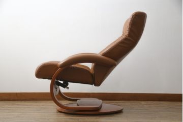 中古　美品　牛本革　ノルウェー　Hjellegjerde(イエリアーダ社)　ノーザンコンフォート　優雅なくつろぎの時間におすすめのリクライニングチェア&オットマン(定価約30万円)(椅子、アームチェア、フットスツール)(エコーネス、EKORNES、ストレスレスチェア)(R-057963)