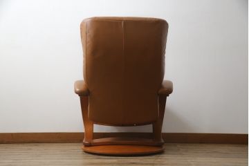 中古　美品　牛本革　ノルウェー　Hjellegjerde(イエリアーダ社)　ノーザンコンフォート　優雅なくつろぎの時間におすすめのリクライニングチェア&オットマン(定価約30万円)(椅子、アームチェア、フットスツール)(エコーネス、EKORNES、ストレスレスチェア)(R-057963)