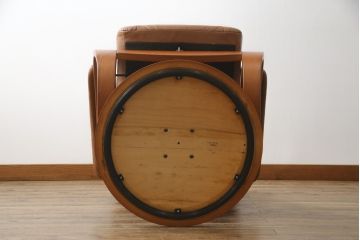 中古　美品　牛本革　ノルウェー　Hjellegjerde(イエリアーダ社)　ノーザンコンフォート　優雅なくつろぎの時間におすすめのリクライニングチェア&オットマン(定価約30万円)(椅子、アームチェア、フットスツール)(エコーネス、EKORNES、ストレスレスチェア)(R-057963)