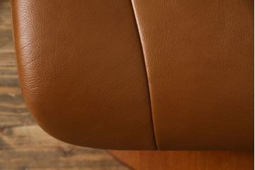 中古　美品　牛本革　ノルウェー　Hjellegjerde(イエリアーダ社)　ノーザンコンフォート　優雅なくつろぎの時間におすすめのリクライニングチェア&オットマン(定価約30万円)(椅子、アームチェア、フットスツール)(エコーネス、EKORNES、ストレスレスチェア)(R-057963)