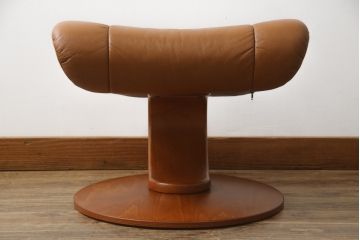 中古　美品　牛本革　ノルウェー　Hjellegjerde(イエリアーダ社)　ノーザンコンフォート　優雅なくつろぎの時間におすすめのリクライニングチェア&オットマン(定価約30万円)(椅子、アームチェア、フットスツール)(エコーネス、EKORNES、ストレスレスチェア)(R-057963)