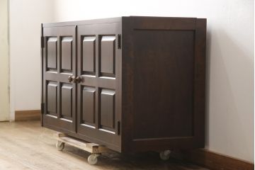 中古　北海道民芸家具　天板・脚(台輪)付きリメイク　落ち着きのある上品な佇まいが魅力の衣装盆付きのローボード(引き出し、チェスト、リビングボード、テレビボード、着物箪笥)(R-057966)