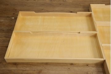 中古　北海道民芸家具　天板・脚(台輪)付きリメイク　落ち着きのある上品な佇まいが魅力の衣装盆付きのローボード(引き出し、チェスト、リビングボード、テレビボード、着物箪笥)(R-057966)