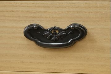 中古　美品　大坂屋製　軽井沢彫り　繊細かつ大胆な桜の彫刻に目を奪われる着物箪笥(和服箪笥、衣装タンス、チェスト、引き出し)(R-057973)