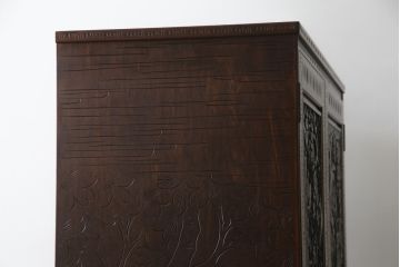 中古　美品　大坂屋製　軽井沢彫り　繊細かつ大胆な桜の彫刻に目を奪われる着物箪笥(和服箪笥、衣装タンス、チェスト、引き出し)(R-057973)