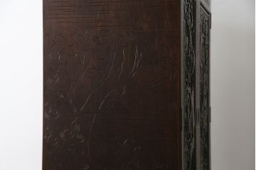 中古　美品　大坂屋製　軽井沢彫り　繊細かつ大胆な桜の彫刻に目を奪われる着物箪笥(和服箪笥、衣装タンス、チェスト、引き出し)(R-057973)