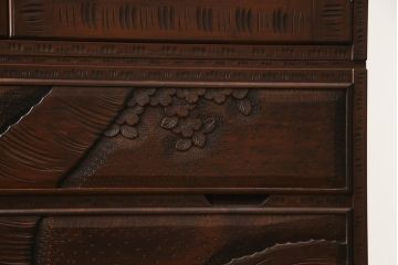 中古　美品　大坂屋製　軽井沢彫り　繊細かつ大胆な桜の彫刻に目を奪われる着物箪笥(和服箪笥、衣装タンス、チェスト、引き出し)(R-057973)