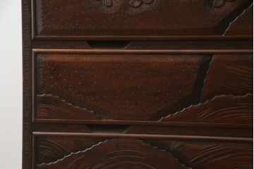 中古　美品　大坂屋製　軽井沢彫り　繊細かつ大胆な桜の彫刻に目を奪われる着物箪笥(和服箪笥、衣装タンス、チェスト、引き出し)(R-057973)