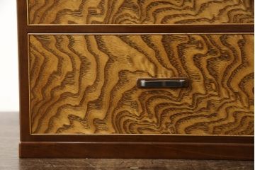 中古　極美品　伝統工芸　江戸指物　タモ材・中桐　独特な木目が目を引く小引き出し(定価約28万円)(小物入れ、小物収納、卓上収納)(R-057974)