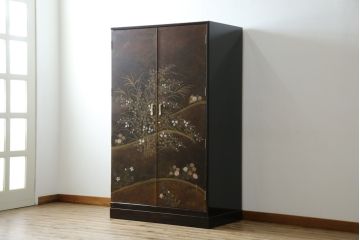 中古　美品　最高級　総漆塗り　まるで絵画のような前面蒔絵と螺鈿細工の意匠が楽しめる中桐箪笥(和タンス、和たんす、着物箪笥、和服箪笥、引き出し)(定価約400万円)(R-057975)