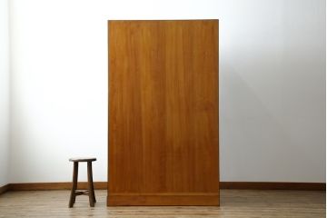 中古　美品　最高級　総漆塗り　まるで絵画のような前面蒔絵と螺鈿細工の意匠が楽しめる中桐箪笥(和タンス、和たんす、着物箪笥、和服箪笥、引き出し)(定価約400万円)(R-057975)