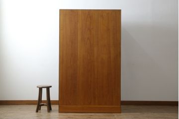 中古　美品　最高級　総漆塗り　まるで絵画のような前面蒔絵と螺鈿細工の意匠が楽しめる洋服タンス(ワードローブ、衣装箪笥、収納棚)(定価約400万円)(R-057976)