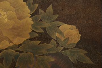 中古　美品　最高級　総漆塗り　まるで絵画のような前面蒔絵と螺鈿細工の意匠が楽しめる中桐箪笥(和タンス、和たんす、着物箪笥、和服箪笥、引き出し)(定価約400万円)(R-057977)