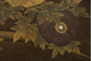 中古　美品　最高級　総漆塗り　まるで絵画のような前面蒔絵と螺鈿細工の意匠が楽しめる中桐箪笥(和タンス、和たんす、着物箪笥、和服箪笥、引き出し)(定価約400万円)(R-057977)