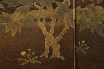 中古　美品　最高級　総漆塗り　まるで絵画のような前面蒔絵と螺鈿細工の意匠が楽しめる中桐箪笥(和タンス、和たんす、着物箪笥、和服箪笥、引き出し)(定価約400万円)(R-057977)
