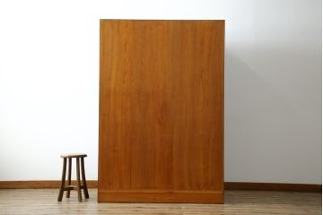中古　美品　最高級　総漆塗り　まるで絵画のような前面蒔絵と螺鈿細工の意匠が楽しめる中桐箪笥(和タンス、和たんす、着物箪笥、和服箪笥、引き出し)(定価約400万円)(R-057977)