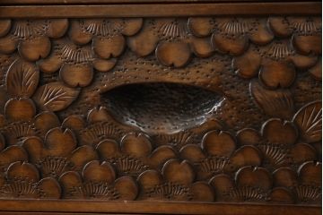 中古　美品　軽井沢彫り　満開の桜の彫りが見事なサイドチェスト(小箪笥、整理タンス、収納たんす、引き出し)(R-057978)