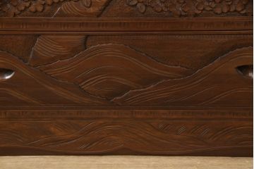 中古　美品　軽井沢彫り　満開の桜の彫りが見事なサイドチェスト(小箪笥、整理タンス、収納たんす、引き出し)(R-057978)