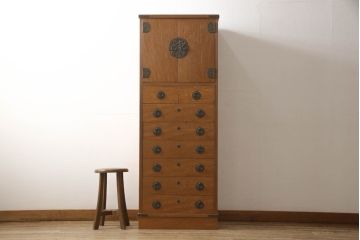 中古　美品　屋久杉　突き板　木目が美しい!品のある佇まいが魅力的な縦型チェスト(突板、引き出し、サイドチェスト)(R-057981)