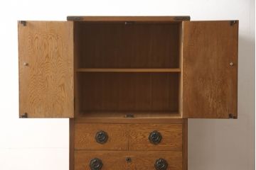 中古　美品　屋久杉　突き板　木目が美しい!品のある佇まいが魅力的な縦型チェスト(突板、引き出し、サイドチェスト)(R-057981)