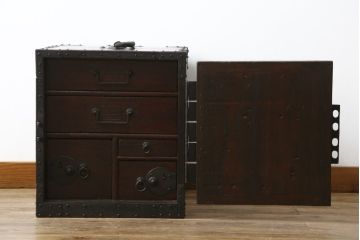和製アンティーク　総桐　小振りなサイズながら重厚感がただよう船箪笥(舟箪笥、掛硯型、懸硯型、和箪笥、時代箪笥、桐たんす、小物収納)(R-057996)