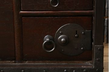 和製アンティーク　総桐　小振りなサイズながら重厚感がただよう船箪笥(舟箪笥、掛硯型、懸硯型、和箪笥、時代箪笥、桐たんす、小物収納)(R-057996)