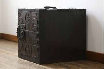 和製アンティーク　総桐　小振りなサイズながら重厚感がただよう船箪笥(舟箪笥、掛硯型、懸硯型、和箪笥、時代箪笥、桐たんす、小物収納)(R-057996)