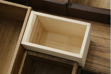 和製アンティーク　総桐　小振りなサイズながら重厚感がただよう船箪笥(舟箪笥、掛硯型、懸硯型、和箪笥、時代箪笥、桐たんす、小物収納)(R-057996)