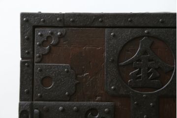 和製アンティーク　総桐　小振りなサイズながら重厚感がただよう船箪笥(舟箪笥、掛硯型、懸硯型、和箪笥、時代箪笥、桐たんす、小物収納)(R-057996)