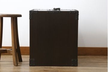 和製アンティーク　総桐　小振りなサイズながら重厚感がただよう船箪笥(舟箪笥、掛硯型、懸硯型、和箪笥、時代箪笥、桐たんす、小物収納)(R-057996)