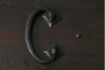 和製アンティーク　総桐　小振りなサイズながら重厚感がただよう船箪笥(舟箪笥、掛硯型、懸硯型、和箪笥、時代箪笥、桐たんす、小物収納)(R-057997)