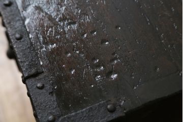 和製アンティーク　総桐　小振りなサイズながら重厚感がただよう船箪笥(舟箪笥、掛硯型、懸硯型、和箪笥、時代箪笥、桐たんす、小物収納)(R-057997)