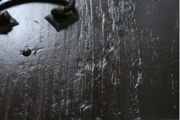 和製アンティーク　総桐　小振りなサイズながら重厚感がただよう船箪笥(舟箪笥、掛硯型、懸硯型、和箪笥、時代箪笥、桐たんす、小物収納)(R-057997)