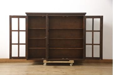 中古　北海道民芸家具　脚または台輪を付けてリメイク!　シックな大人空間を演出してくれるキャビネット(食器棚、飾り棚、収納棚、本箱、ブックケース、サイドボード、サイドキャビネット)(R-057998)
